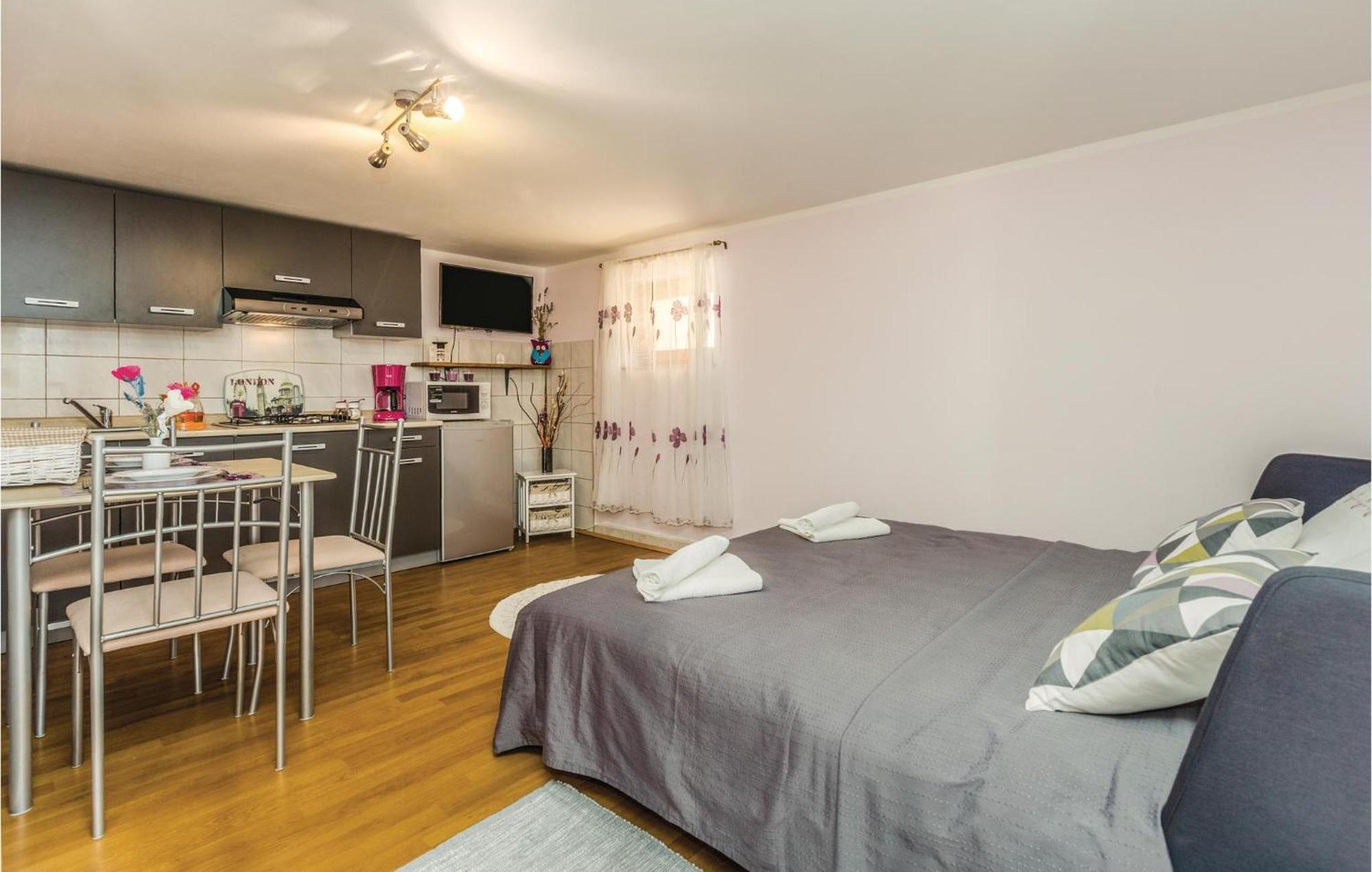 Stunning Apartment In Radmani With Wifi מראה חיצוני תמונה