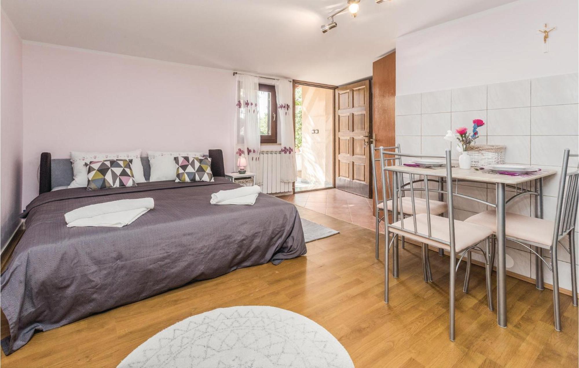 Stunning Apartment In Radmani With Wifi מראה חיצוני תמונה