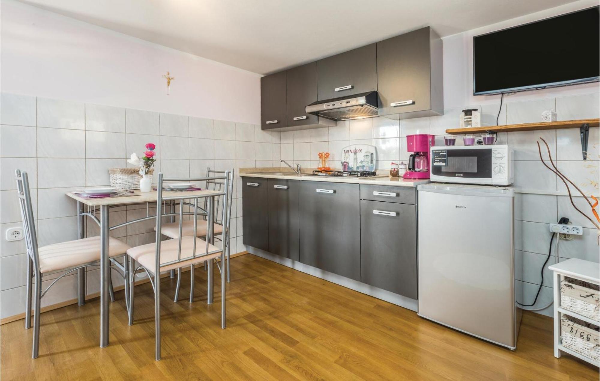 Stunning Apartment In Radmani With Wifi מראה חיצוני תמונה
